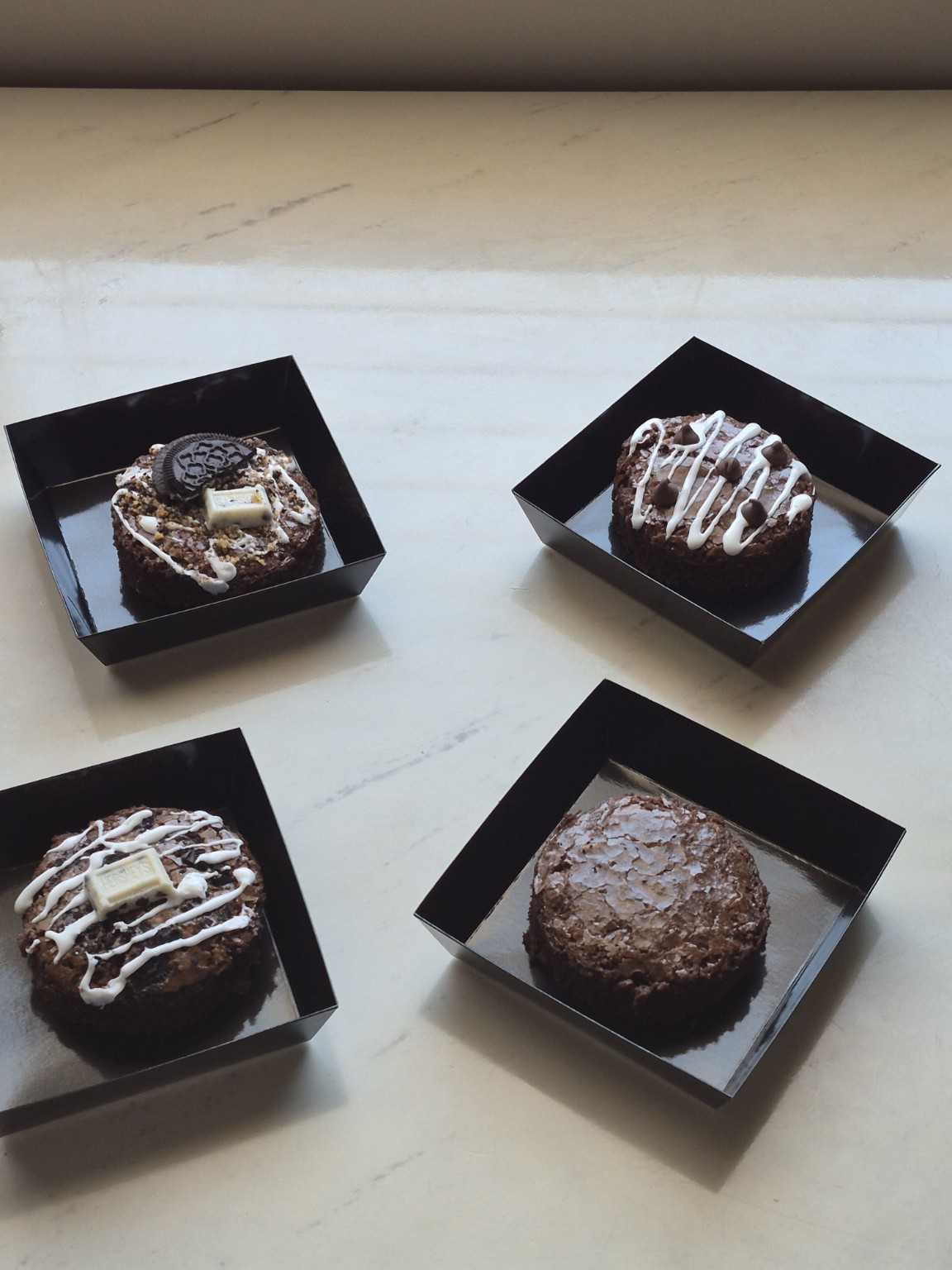 Round Flavored Bitez brownies
